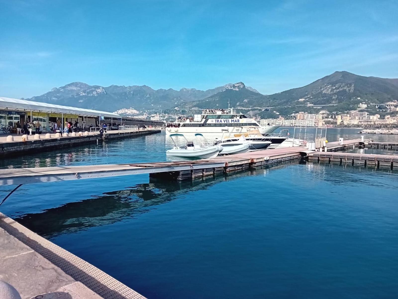 Nuova Luna Salerno Exterior foto