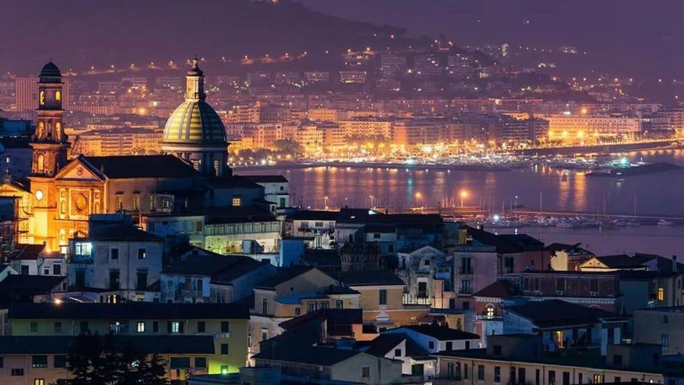 Nuova Luna Salerno Exterior foto